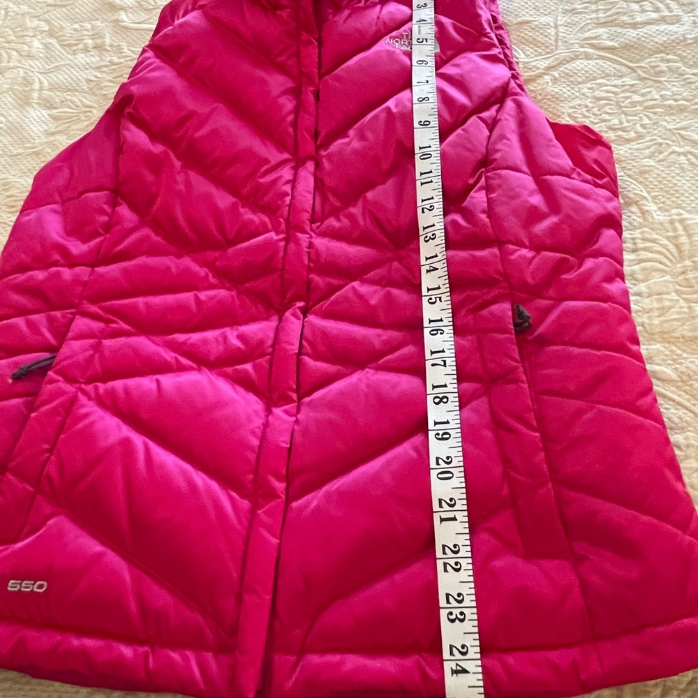 North Face Puffer Vest, size M, EUC, HOT PINK - Picture 9 of 9